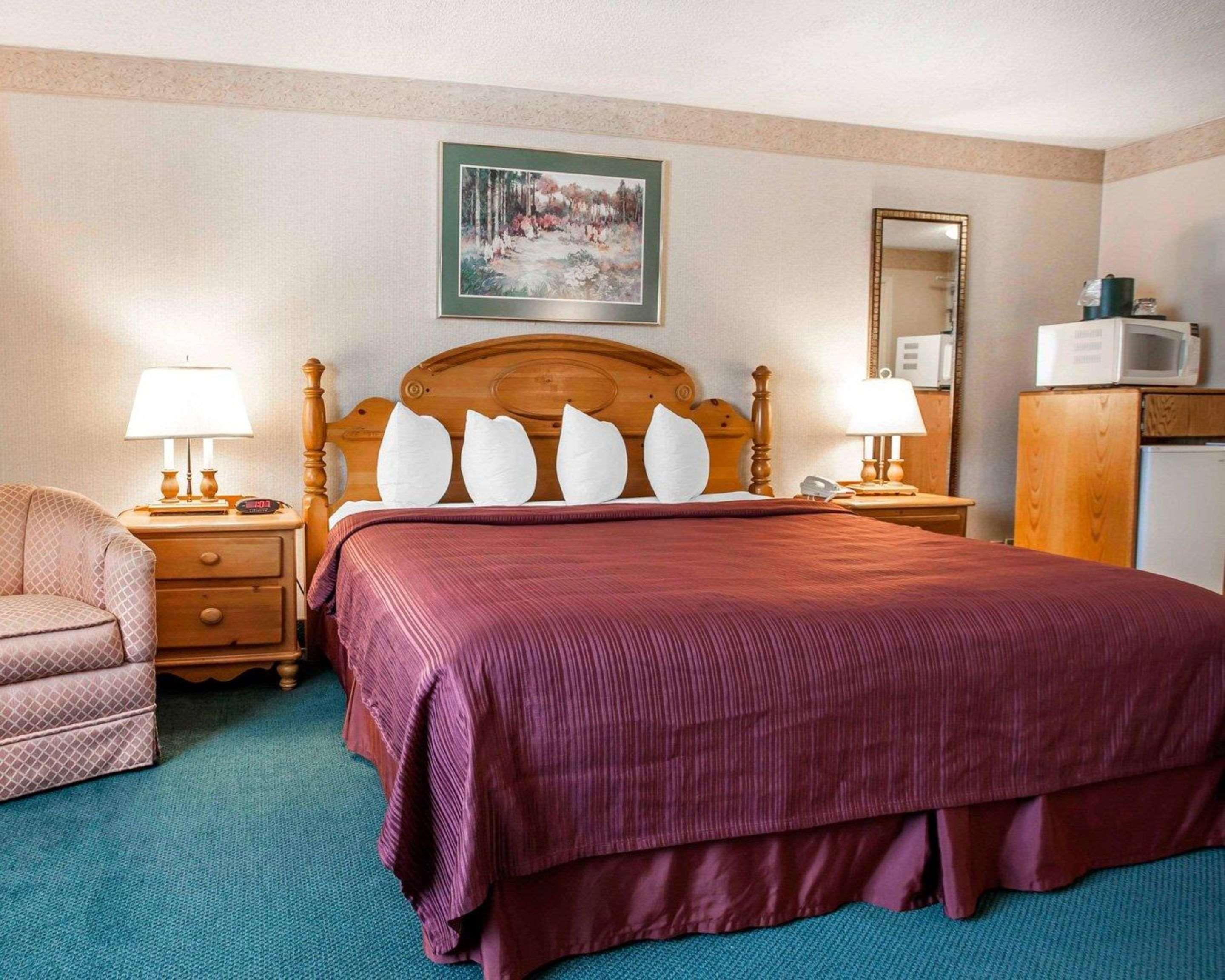 Quality Inn & Suites Bremerton Near Naval Shipyard Exteriör bild