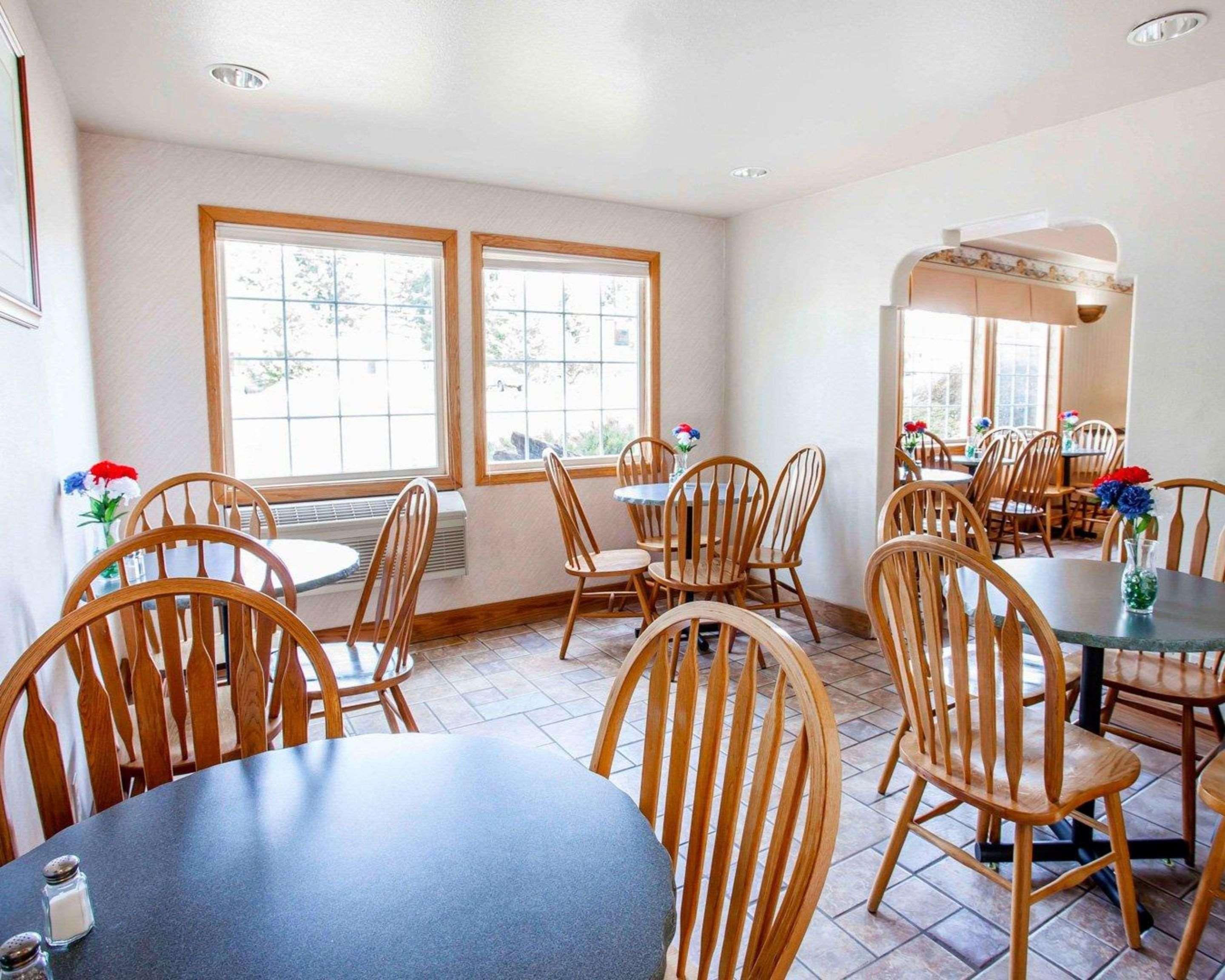 Quality Inn & Suites Bremerton Near Naval Shipyard Exteriör bild