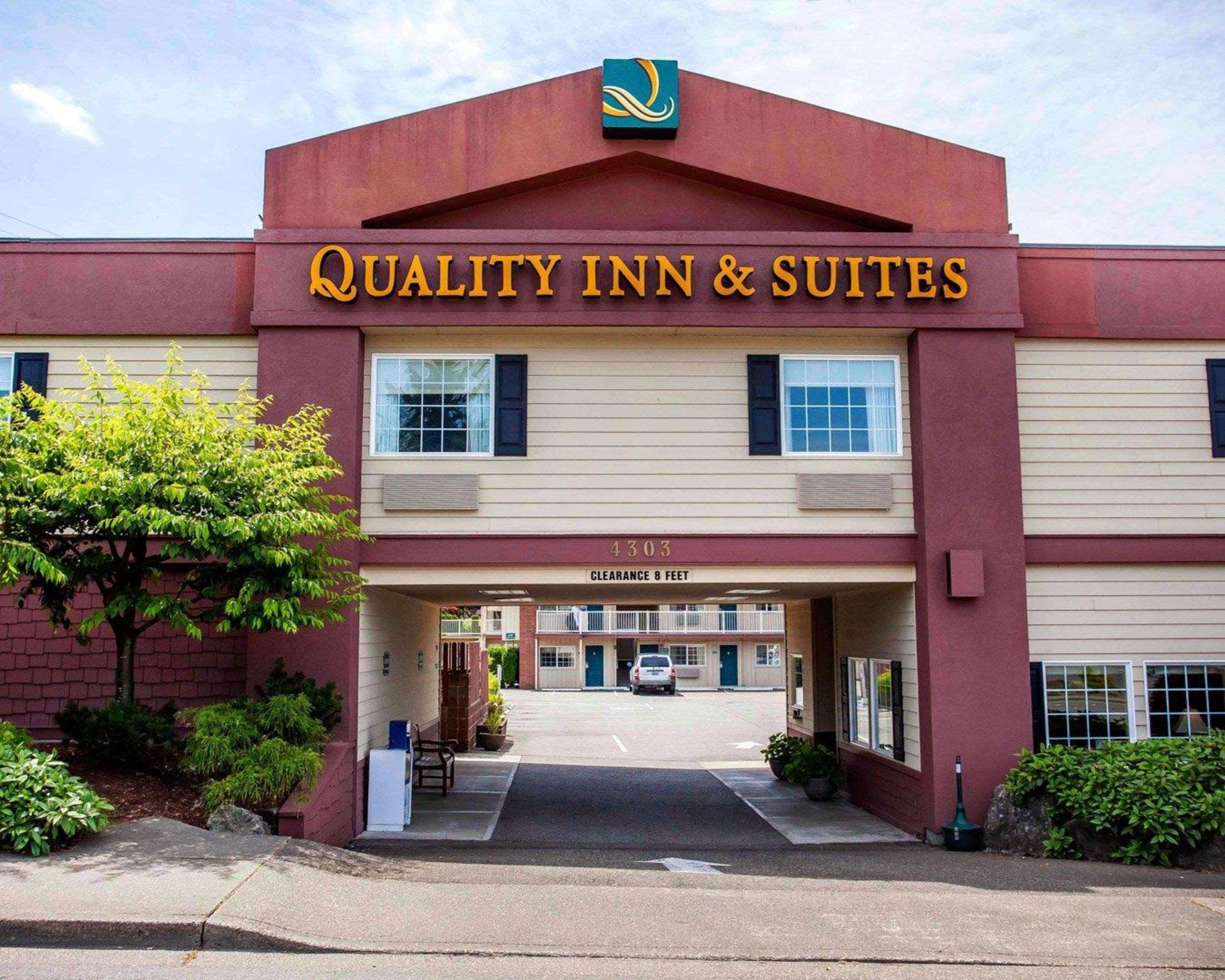 Quality Inn & Suites Bremerton Near Naval Shipyard Exteriör bild