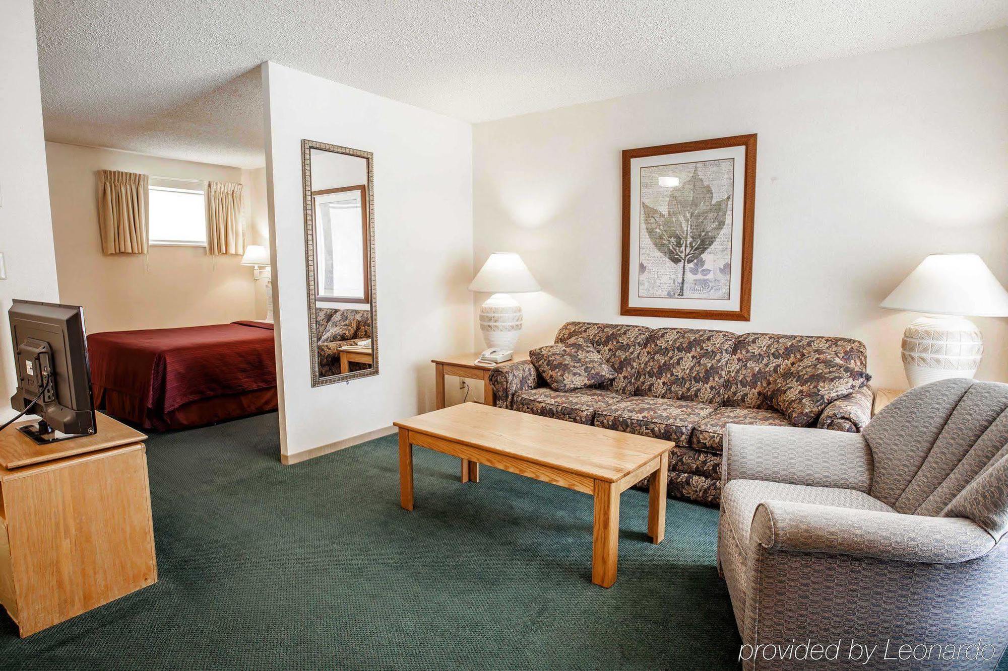 Quality Inn & Suites Bremerton Near Naval Shipyard Exteriör bild