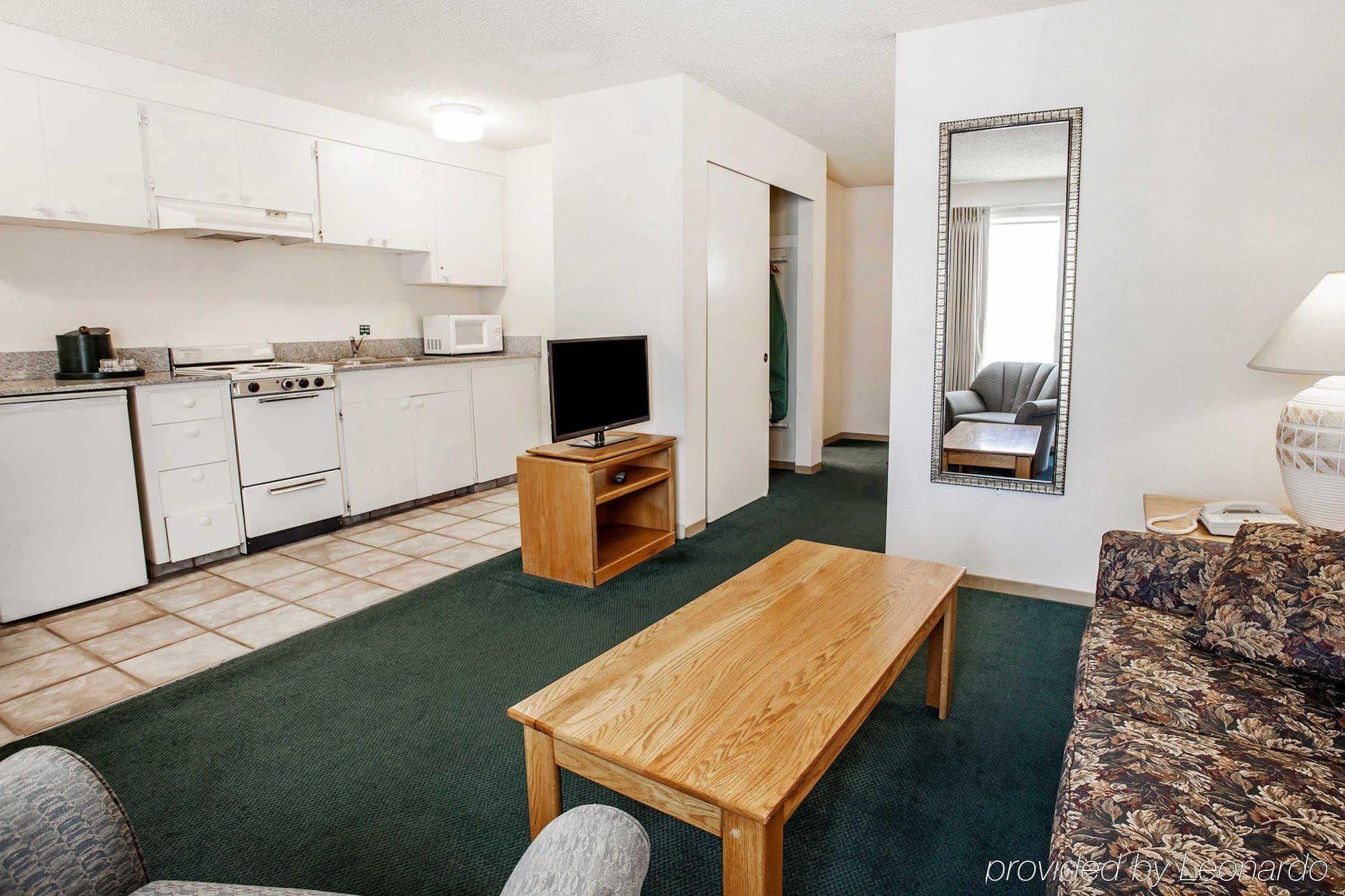 Quality Inn & Suites Bremerton Near Naval Shipyard Exteriör bild