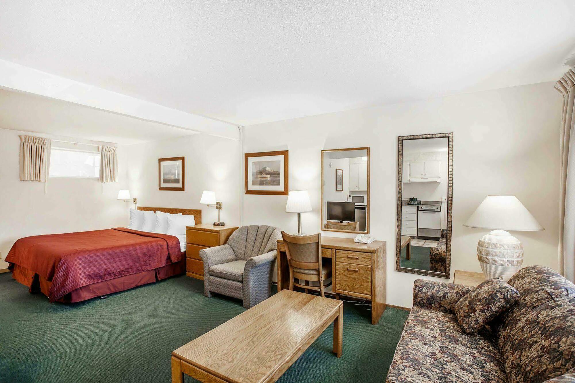 Quality Inn & Suites Bremerton Near Naval Shipyard Exteriör bild