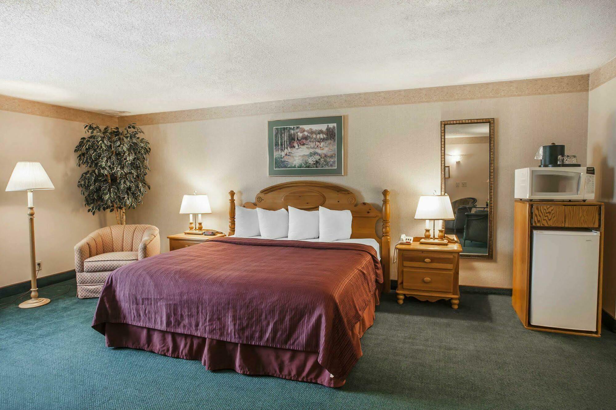 Quality Inn & Suites Bremerton Near Naval Shipyard Exteriör bild