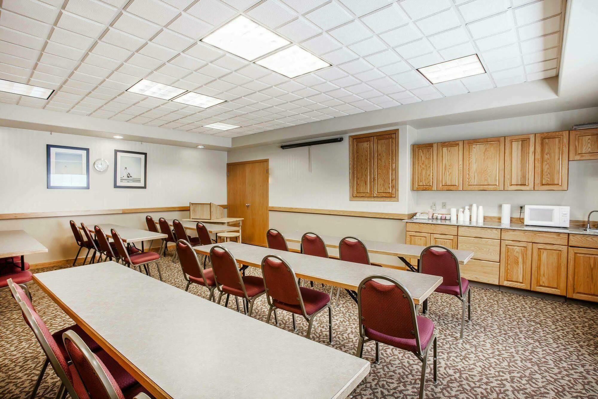 Quality Inn & Suites Bremerton Near Naval Shipyard Exteriör bild